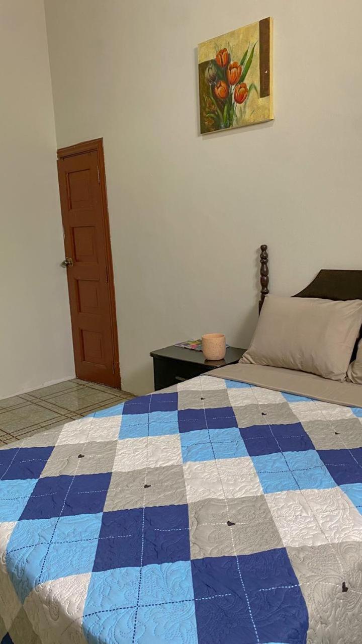 Hostal Velvet Plaza Santa Ana Ngoại thất bức ảnh